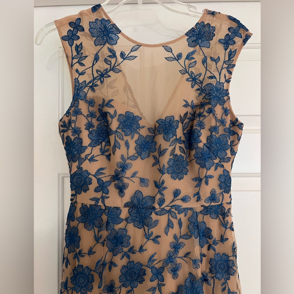 BCBG Maxazaria Dress Veronique Lace Dress Formal gown size 4 - Picture 4 of 12